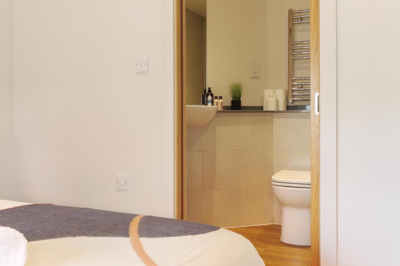 Modern 2-Bed Apartment, Free Parking, City Centre, Netflix & Pet Friendly - Hosted By Stay Host Save Sheffield Exteriér fotografie